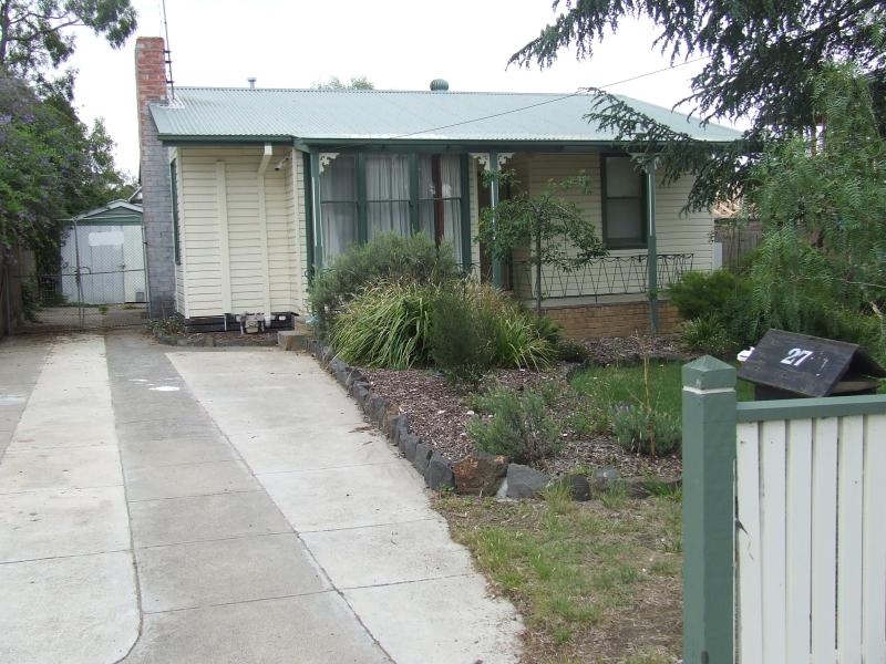 27 Barwon Avenue, Reservoir, VIC 3073