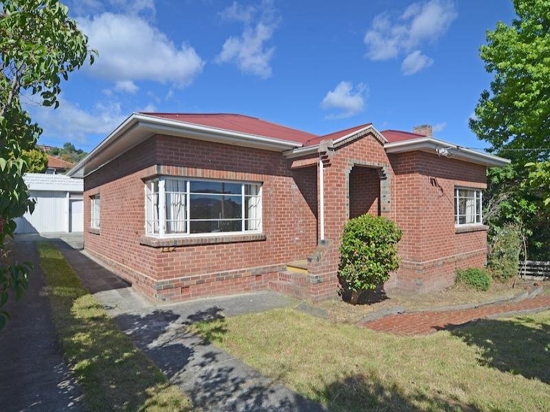 142 Augusta Road, Lenah Valley, TAS 7008