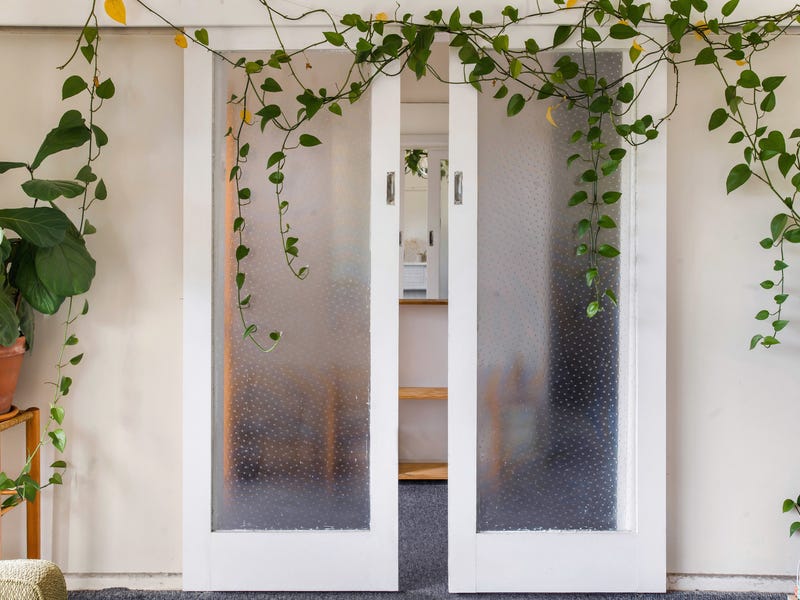 10 Cassell Avenue, Towradgi, NSW 2518 Property Details