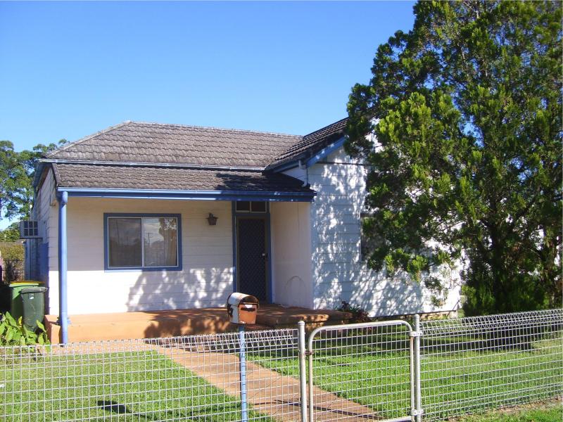 94 Commerce St, Taree, NSW 2430 Property Details