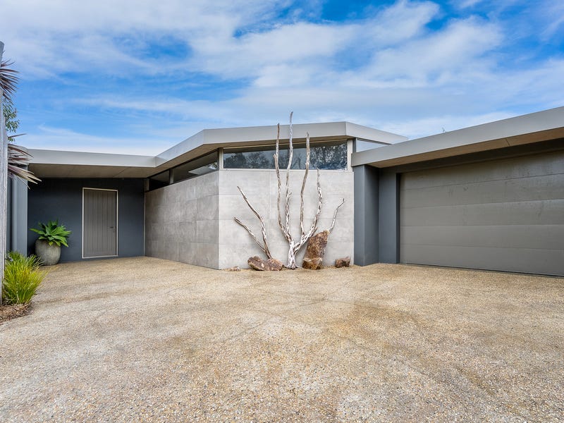 2/74 Surf Parade, Inverloch, Vic 3996 Property Details