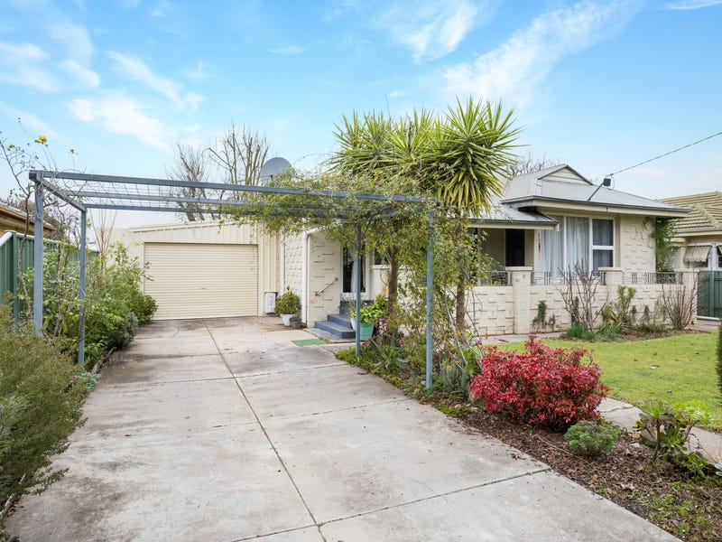 7 Amos Avenue, Benalla, Vic 3672 Property Details