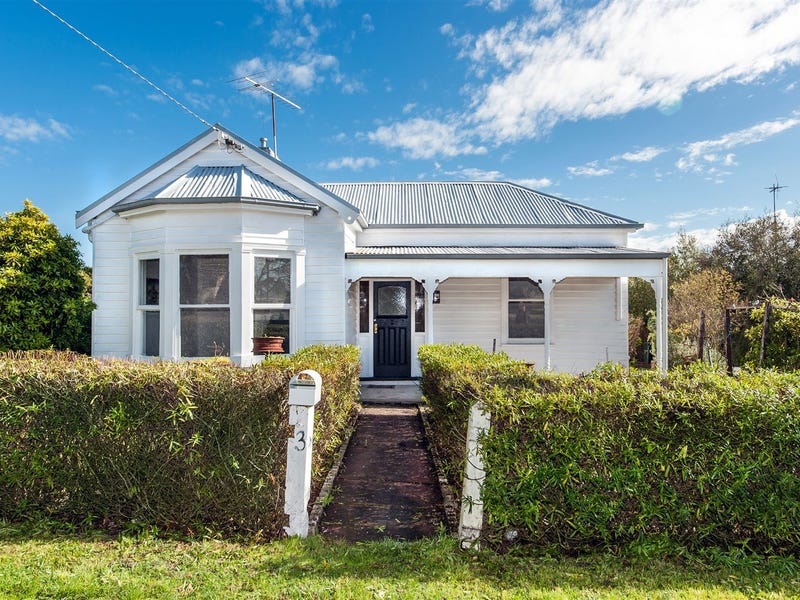 3 Scoresby Street, Hamilton, Vic 3300 House for Sale