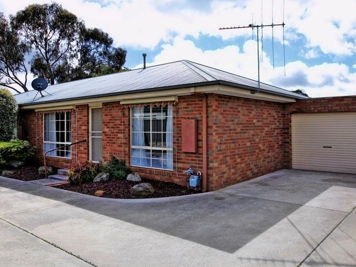 2/9 Bowen Street, Vic 3444