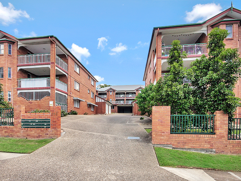 10/102 Pembroke Road, Coorparoo, QLD 4151