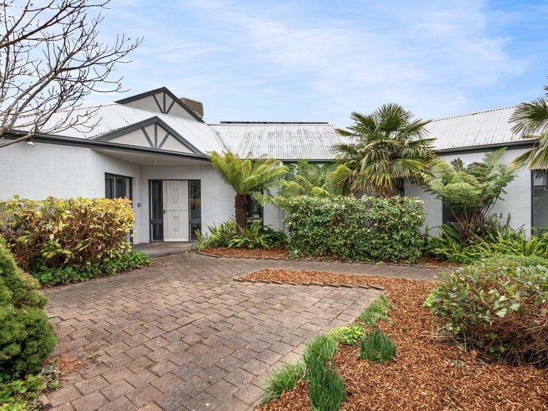 44 Skyline Drive, Gisborne, VIC 3437