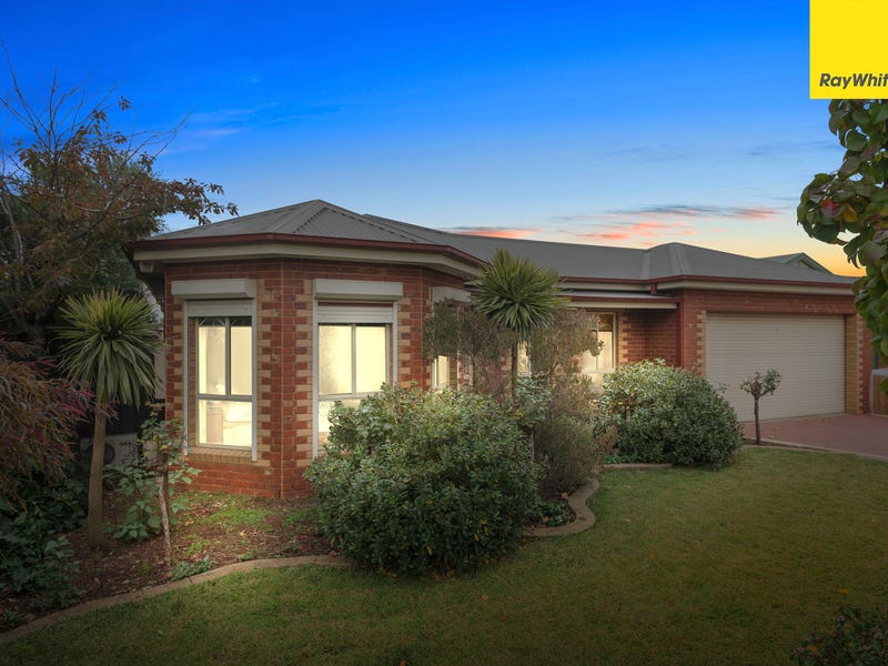 2 Manor Place, Melton, Vic 3337 House for Sale