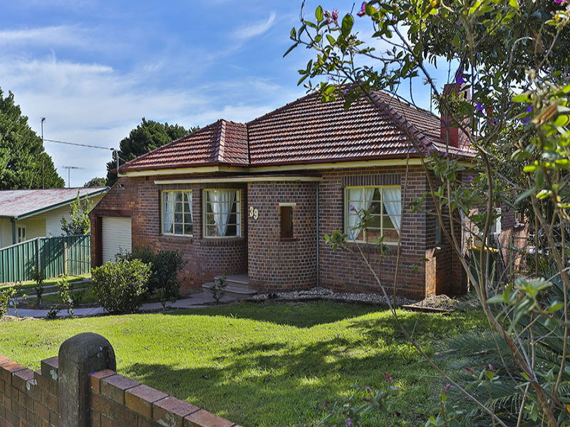 39 Kate Street, Harlaxton, Qld 4350 Property Details