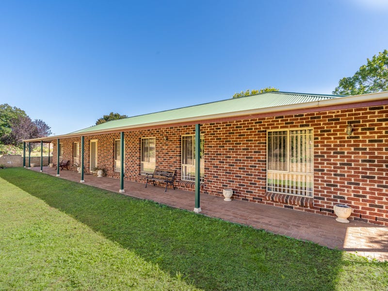 25 Castle Street, Molong, NSW 2866