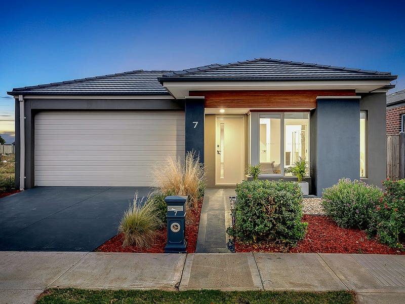 7 Chevery Street, Mickleham, Vic 3064 Property Details