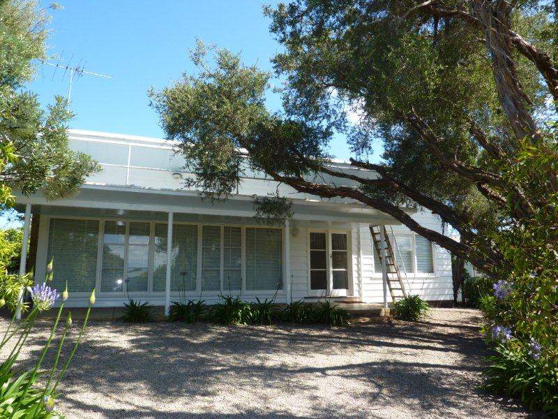 10 Hughes Rd, Sorrento, Vic 3943 Property Details