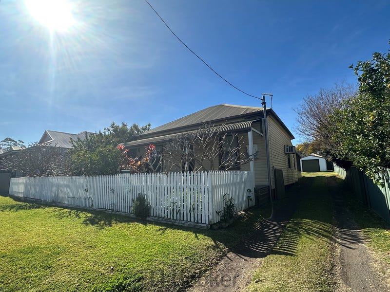 16 Albert Street, Speers Point, NSW 2284