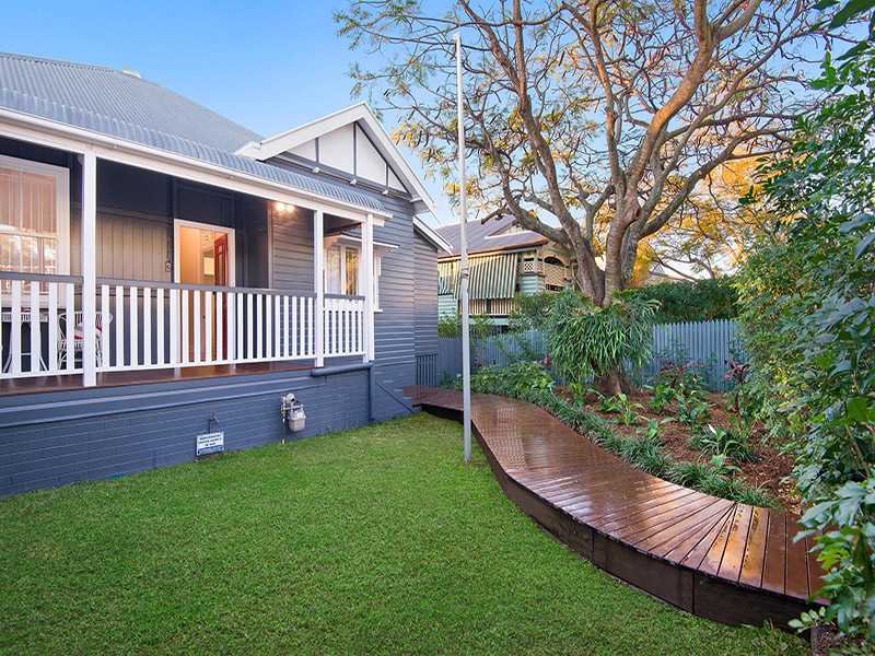 15 Adamson Street, Wooloowin, Qld 4030 Property Details