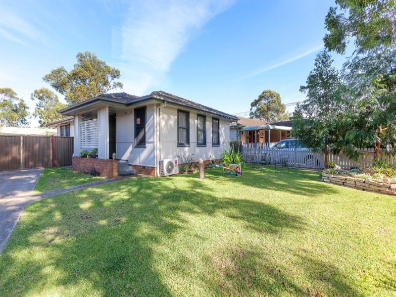 29 Derna Road, Holsworthy, NSW 2173 Property Details