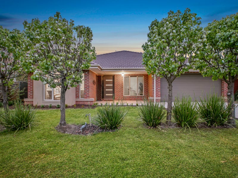 8 Botanic Drive, Pakenham, Vic 3810 Property Details