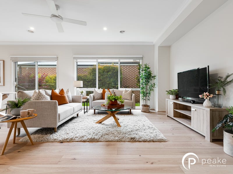 2/8 Castlegate Place, Berwick, Vic 3806 Property Details