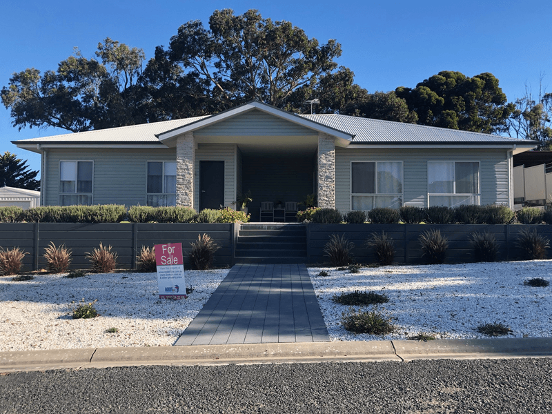 8 McFarlane Street, Meningie, SA 5264 House for Sale