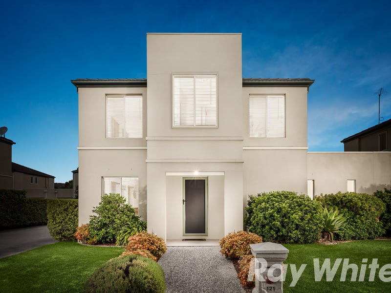 121 Sovereign Manors Crescent, Rowville, Vic 3178 Property Details