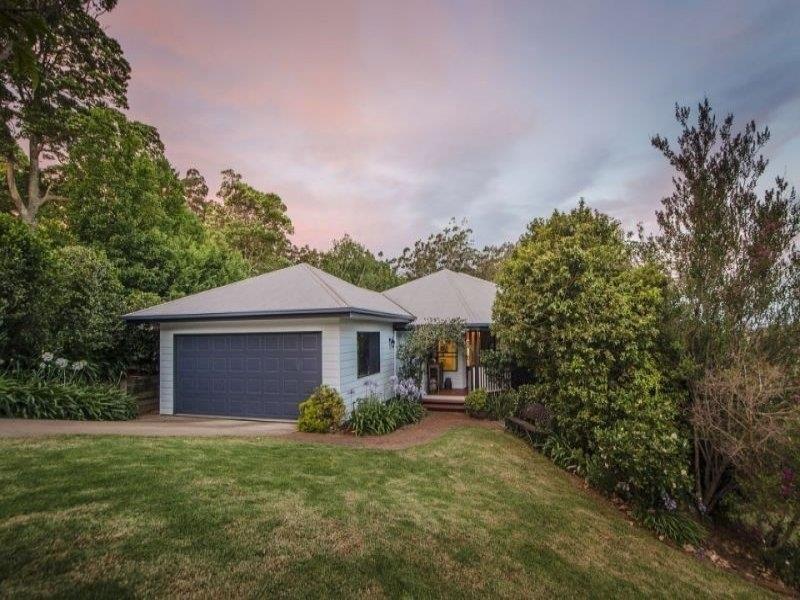 2 Huntingdale Court, Mount Lofty, QLD 4350
