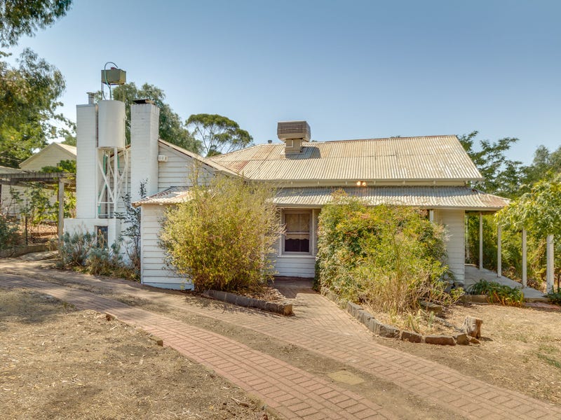 10 Burn Street, Golden Square, VIC 3555