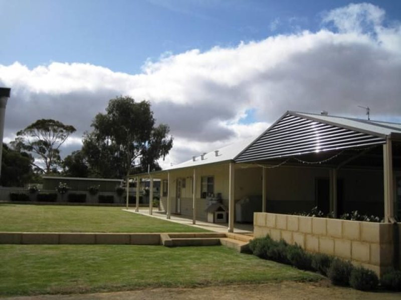 40 Westral Street, Bruce Rock, WA 6418