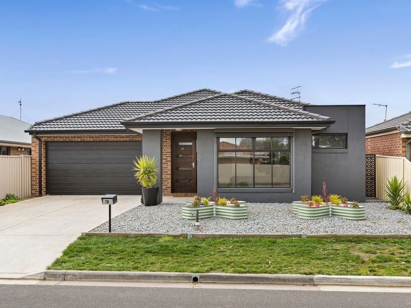 18 Dowling Street, Colac, Vic 3250 Property Details
