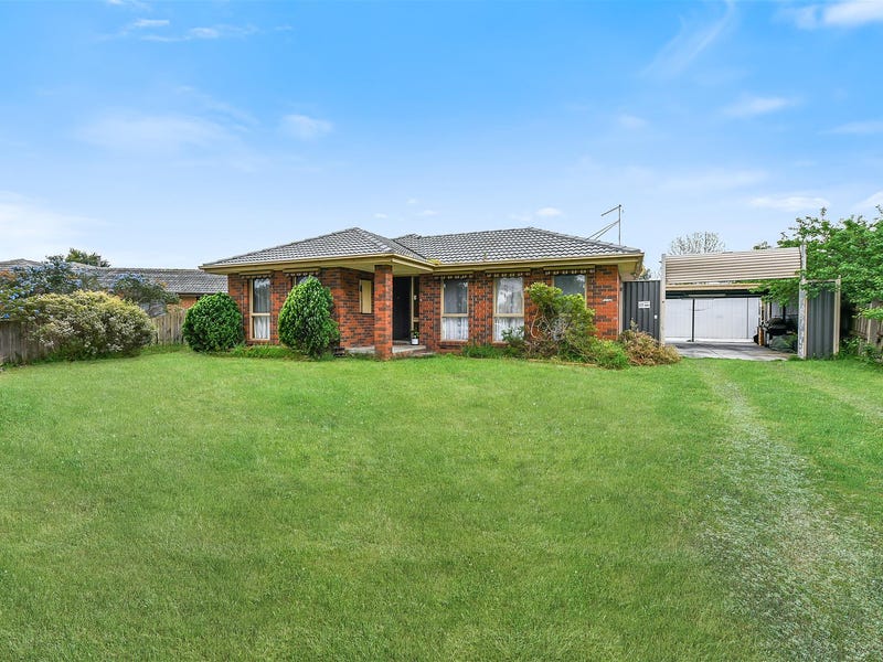 8 Hume Court, Cranbourne North, VIC 3977