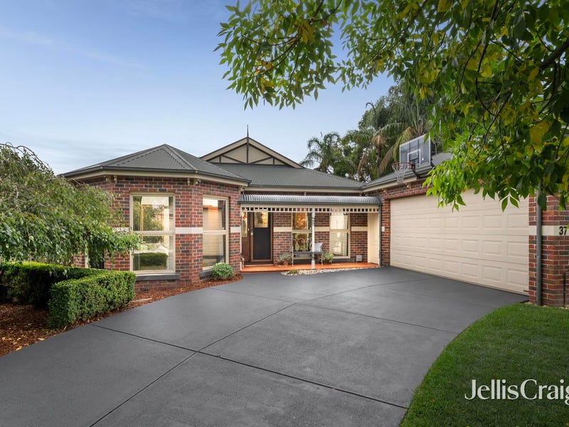 37 Blue Ridge Drive, Mooroolbark, Vic 3138 - Property Details