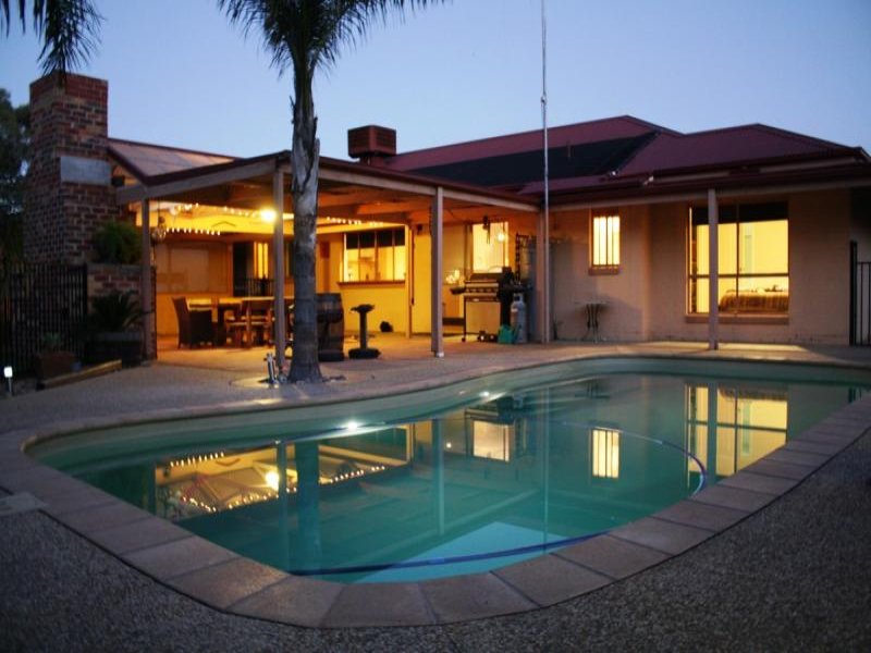 37 Wharparilla Drive, Echuca, VIC 3564