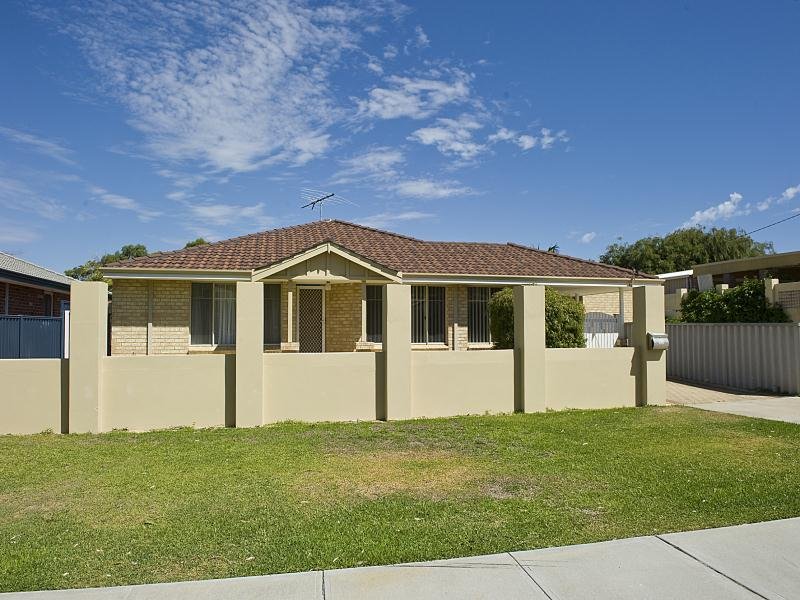 22 Robinson Avenue, Quinns Rocks, WA 6030