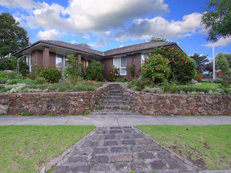 18 Hayden Avenue, Frankston, Vic 3199 Property Details