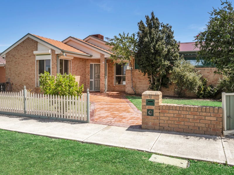 Houses for Sale in Sunshine, VIC 3020 Pg. 2