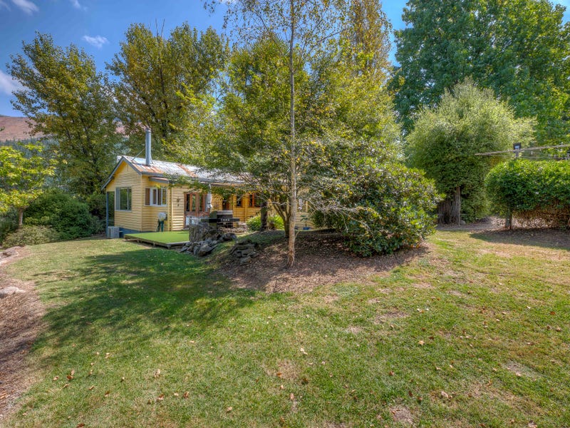 4 School Road, Wandiligong, Vic 3744 House for Sale