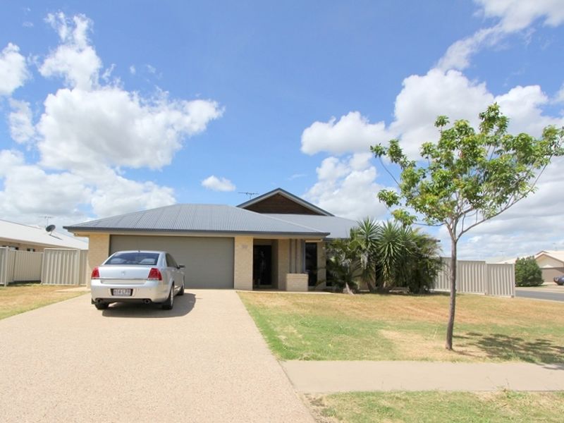 30 Mayfair Drive, Emerald, QLD 4720