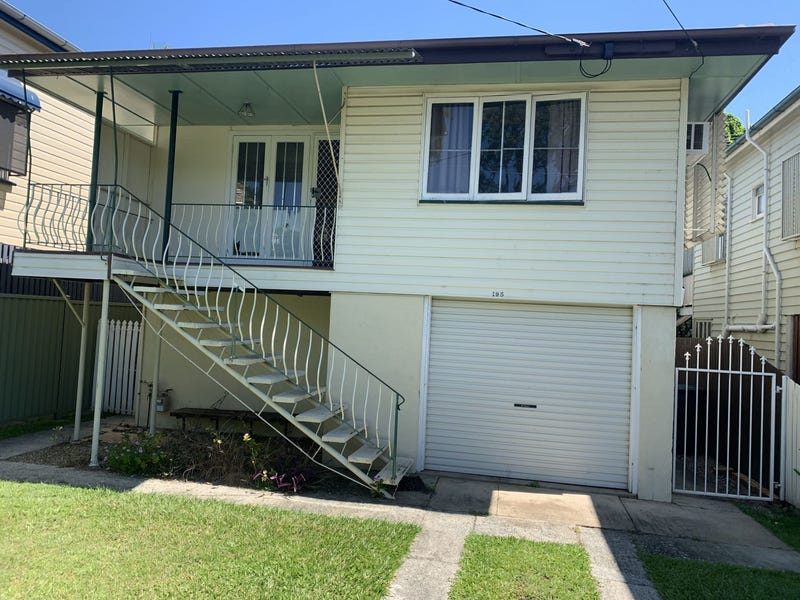 195 Rainbow Street, Sandgate, QLD 4017