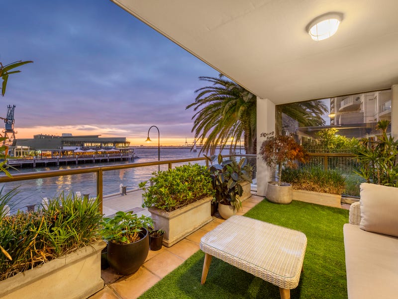 1/105 Beach Street, Port Melbourne, VIC 3207