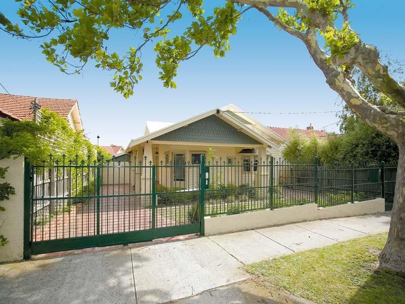 84 Linacre Road, Hampton, VIC 3188