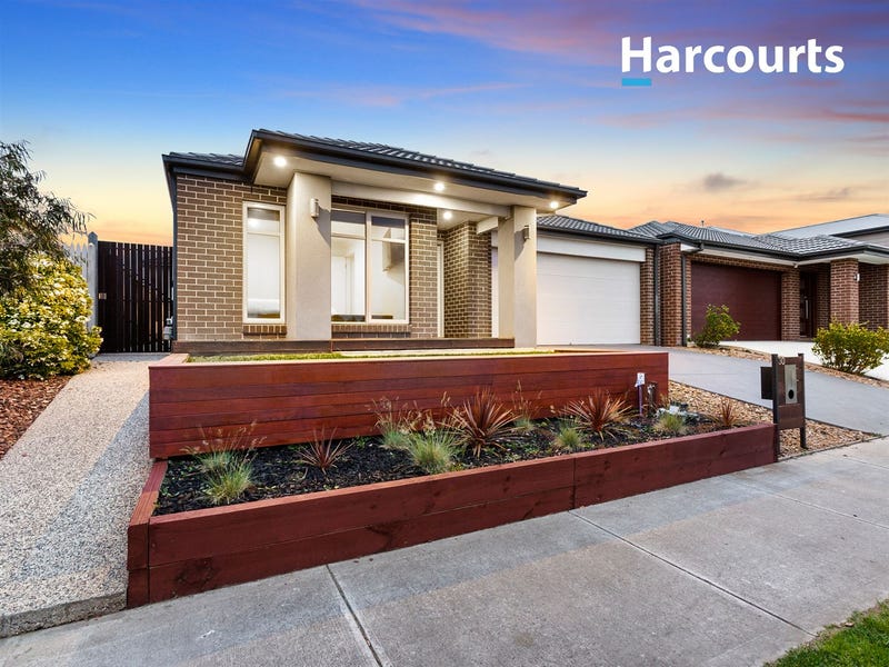 30 Wheelers Park Drive, Cranbourne North, VIC 3977