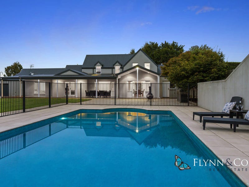 14 Crestwood Drive, Rosebud, Vic 3939