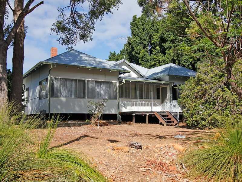 42 Hill Street, Gooseberry Hill, WA 6076