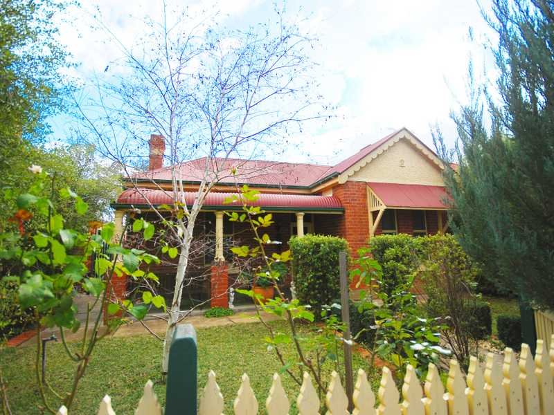 64 Best Street, Wagga Wagga, NSW 2650