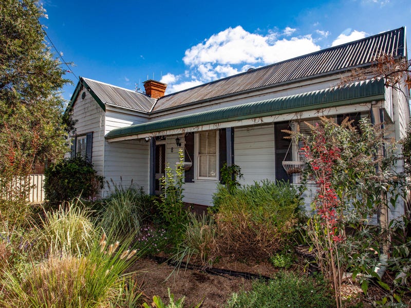 8 Clive St, Wellington, NSW 2820 Property Details