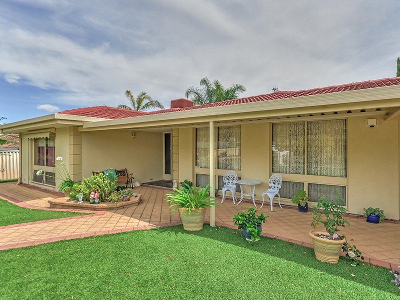 12 Lomalinda Drive, Craigmore, SA 5114