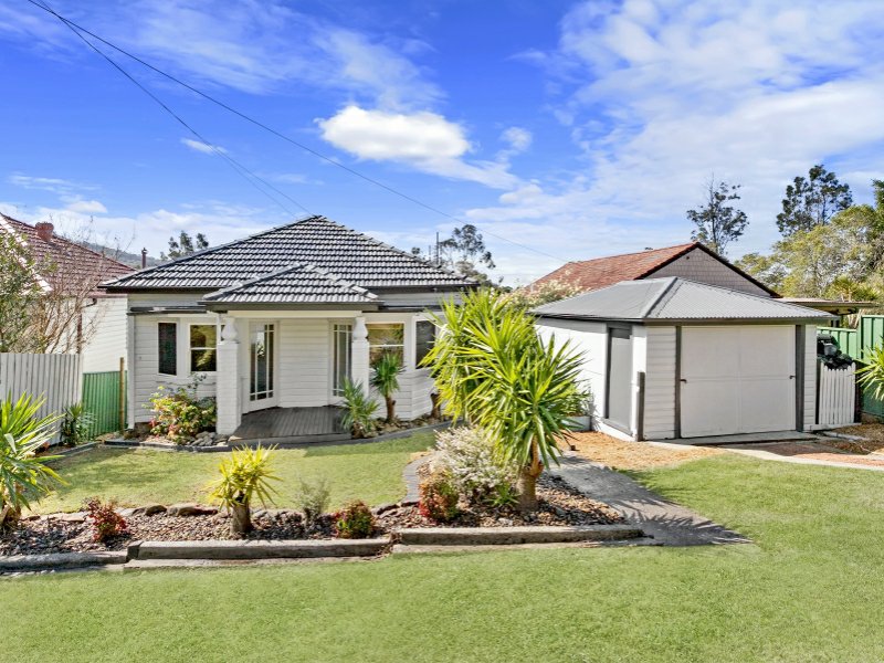 2 Phillips Avenue, West Wollongong, NSW 2500