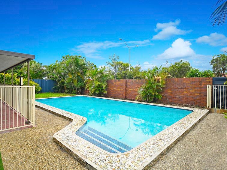 16 Salacia Avenue, Mermaid Waters, QLD 4218