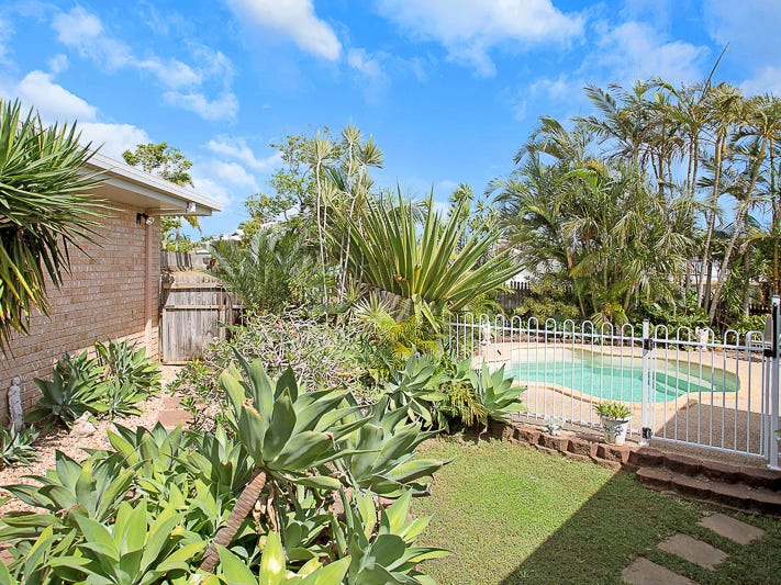 12 Theodore Cres, Rural View, QLD 4740