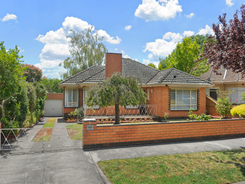 5 Murray Drive, Burwood, VIC 3125
