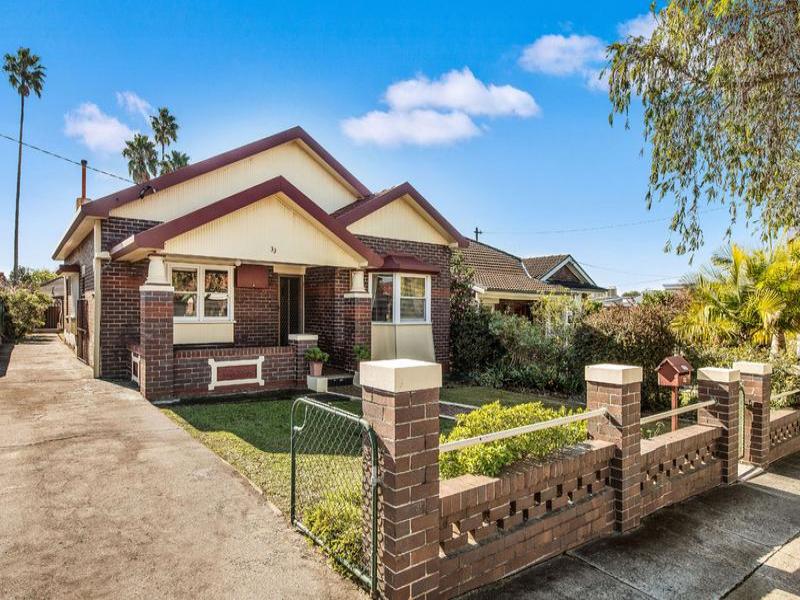 33 William Street, Earlwood, NSW 2206 Property Details