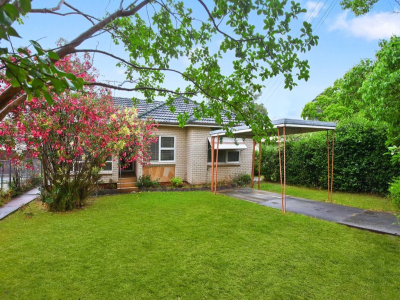 33 Pambula Crescent, Smithfield, NSW 2164 Property Details