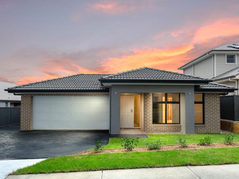 4 Meander Drive, Calderwood, NSW 2527